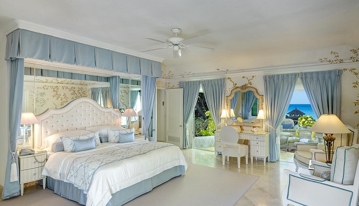 Beachfront villas in Barbados