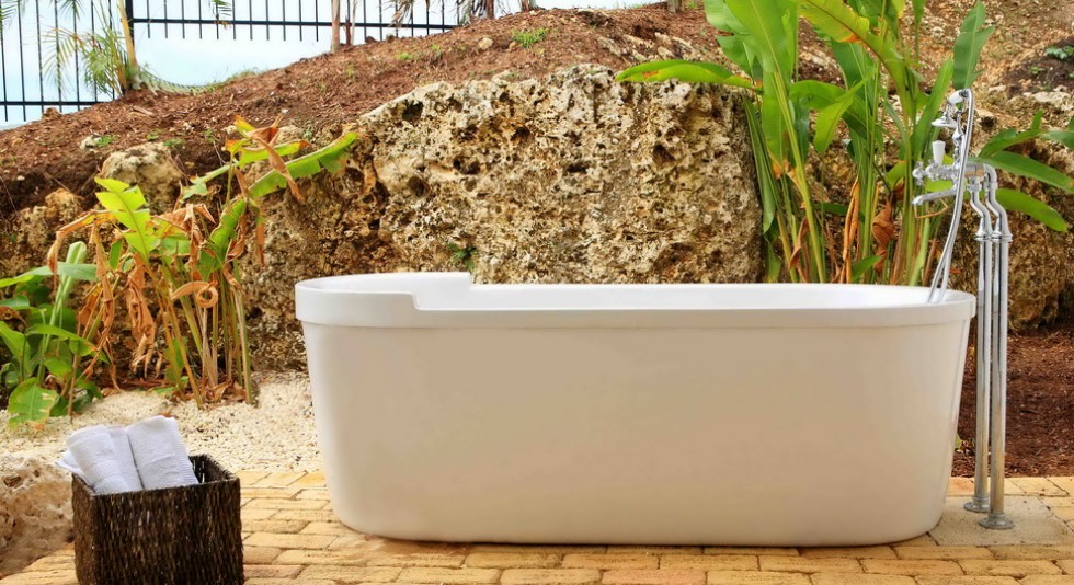 outdoor bath tub sugar water apes hill