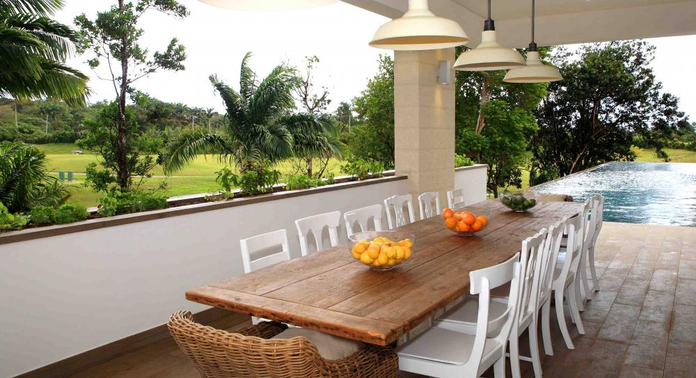 outdoor dining sugar water apes hill